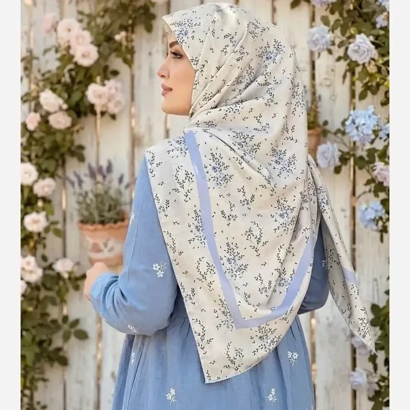 روسری نخ کاستوم طرح گندم قواره بزرگ 140 سانتیمتر زمینه کرم