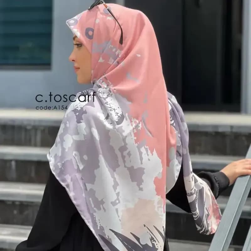روسری نخ کاستوم طرح کژال قواره بزرگ 140×140 دور چرخ دوز — تصویر ۳
