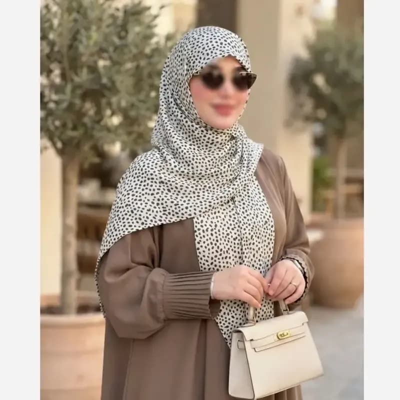 روسری مجلسی طرح سپید قواره 140 نخ کاستوم دور چرخ دوز بدون لیز خوردگی — تصویر ۷