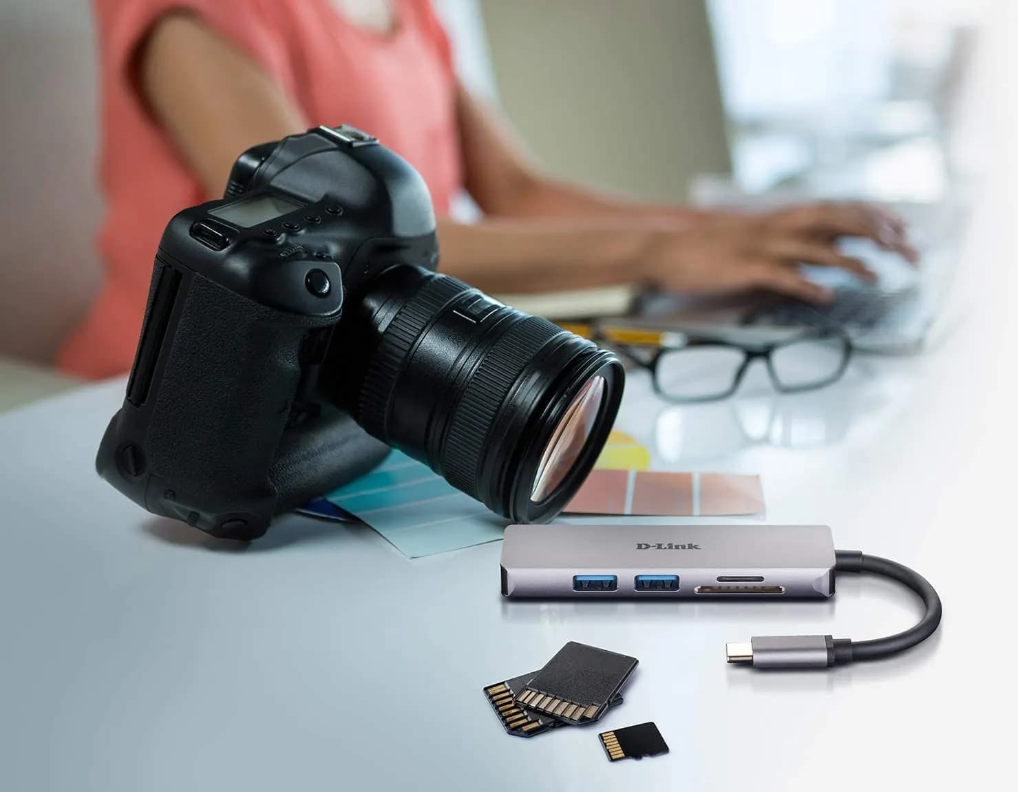تبدیل Type C به HDMI، USB3 و SD/microSD دی لینک مدل DUB-M530 — تصویر ۴