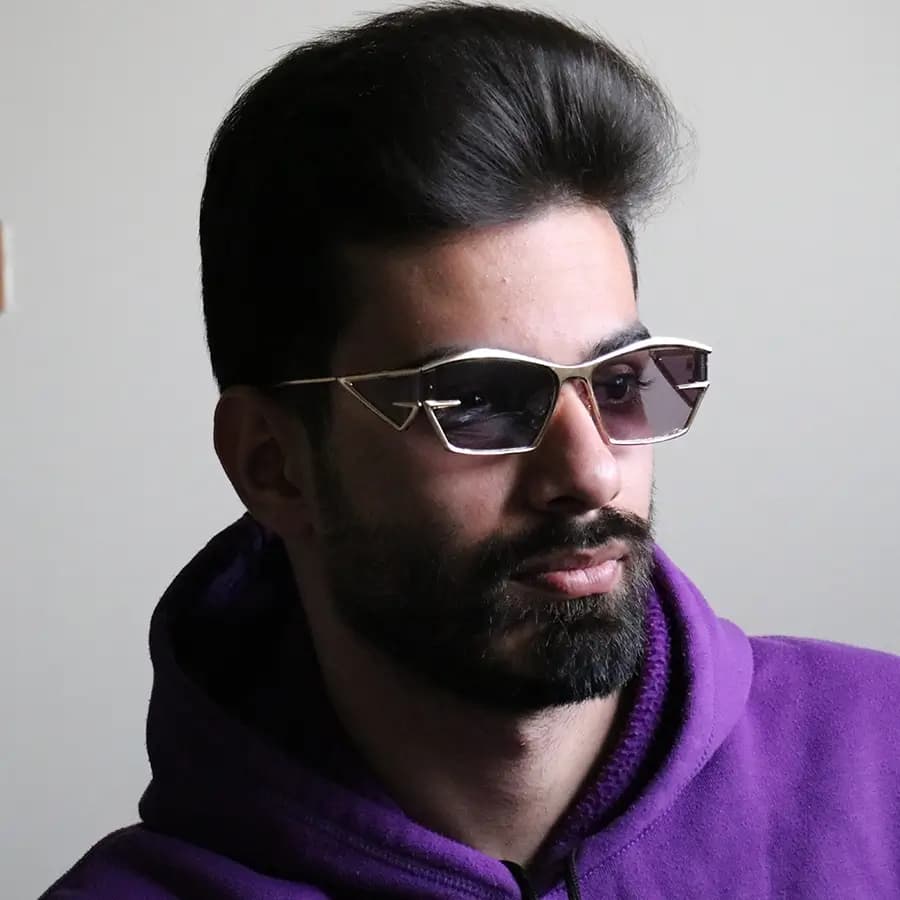 عینک آفتابی فانتزی ژیوانشی با فریم مستطیلی شکل، رنگ طلایی و لنز قهوه‌ای سایه روشن مدل DG98228 — تصویر ۲