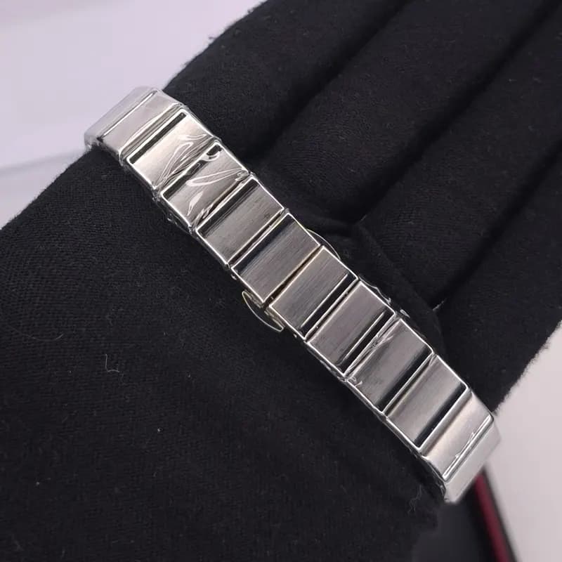 ساعت مچی زنانه امگا کانسلیشن مدل ایندکس خطی نقره ای مشکی (Omega Constellation) — تصویر ۸