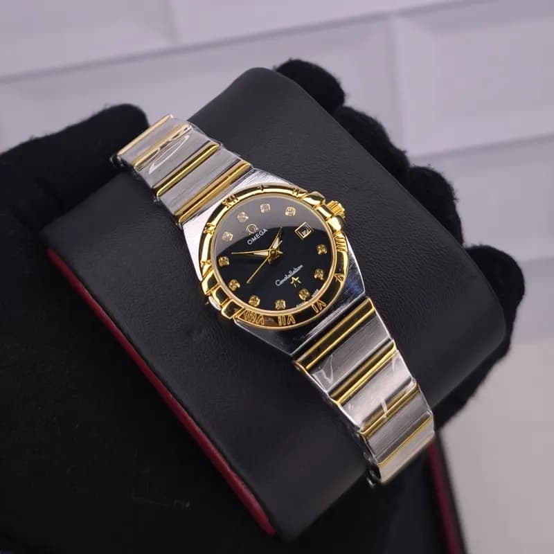 ساعت مچی زنانه امگا کانسلیشن مدل ایندکس نقره ای مشکی (Omega Constellation) — تصویر ۴