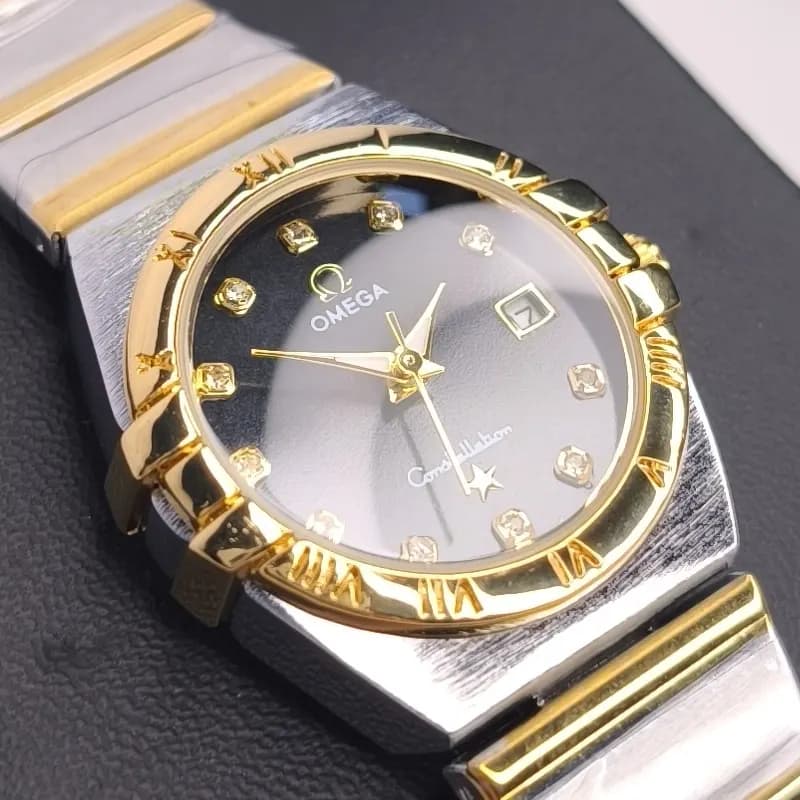 ساعت مچی زنانه امگا کانسلیشن مدل ایندکس نقره ای مشکی (Omega Constellation) — تصویر ۳