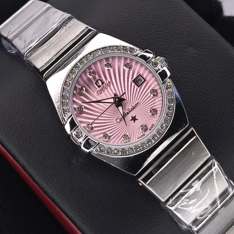 ساعت مچی زنانه امگا کانسلیشن مدل ایندکس نگین دار نقره ای (Omega Constellation) — تصویر ۵