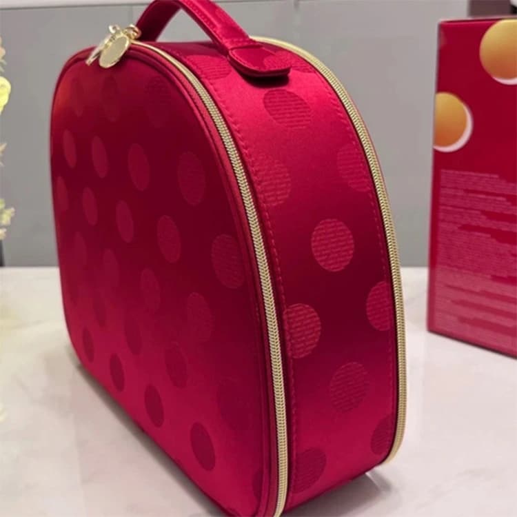 کیف لوازم آرایشی Estee Lauder مدل Red Bag — تصویر ۵