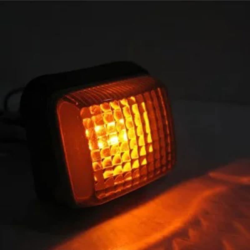 چراغ راهنما گلگیر پژو 405 مجموعه دو عددی کد 4051 — تصویر ۳