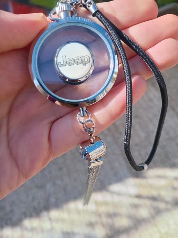 خوشبو کننده آویز طرح jeep کد 4042 — تصویر ۲