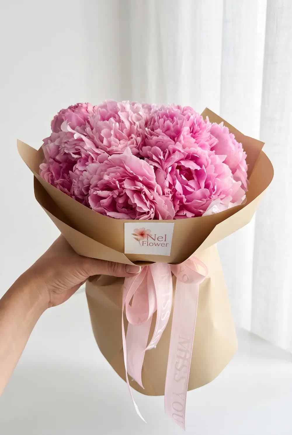 دسته‌گل پیونی کد 2045 – بلورا