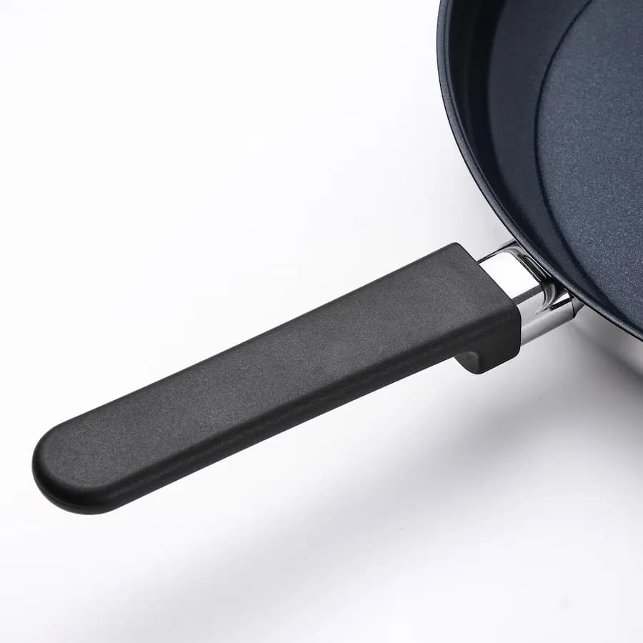 ماهیتابه استیل با روکش نچسب برند ایکیا مدل MIDDAGSMAT قطر ۳۲ سانتی‌متر — تصویر ۸