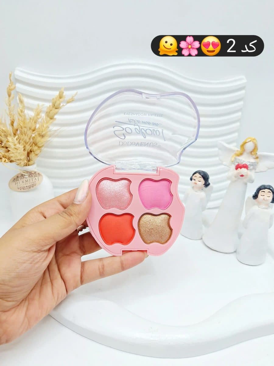 پالت 4 تایی رژ گونه و هایلایتر طرح اپل برند DODOVENUS0 کد 0440 — تصویر ۳