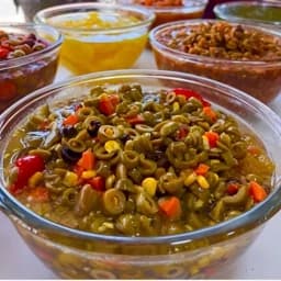 ترشی یونانی به همراه روغن زیتون — تصویر ۲