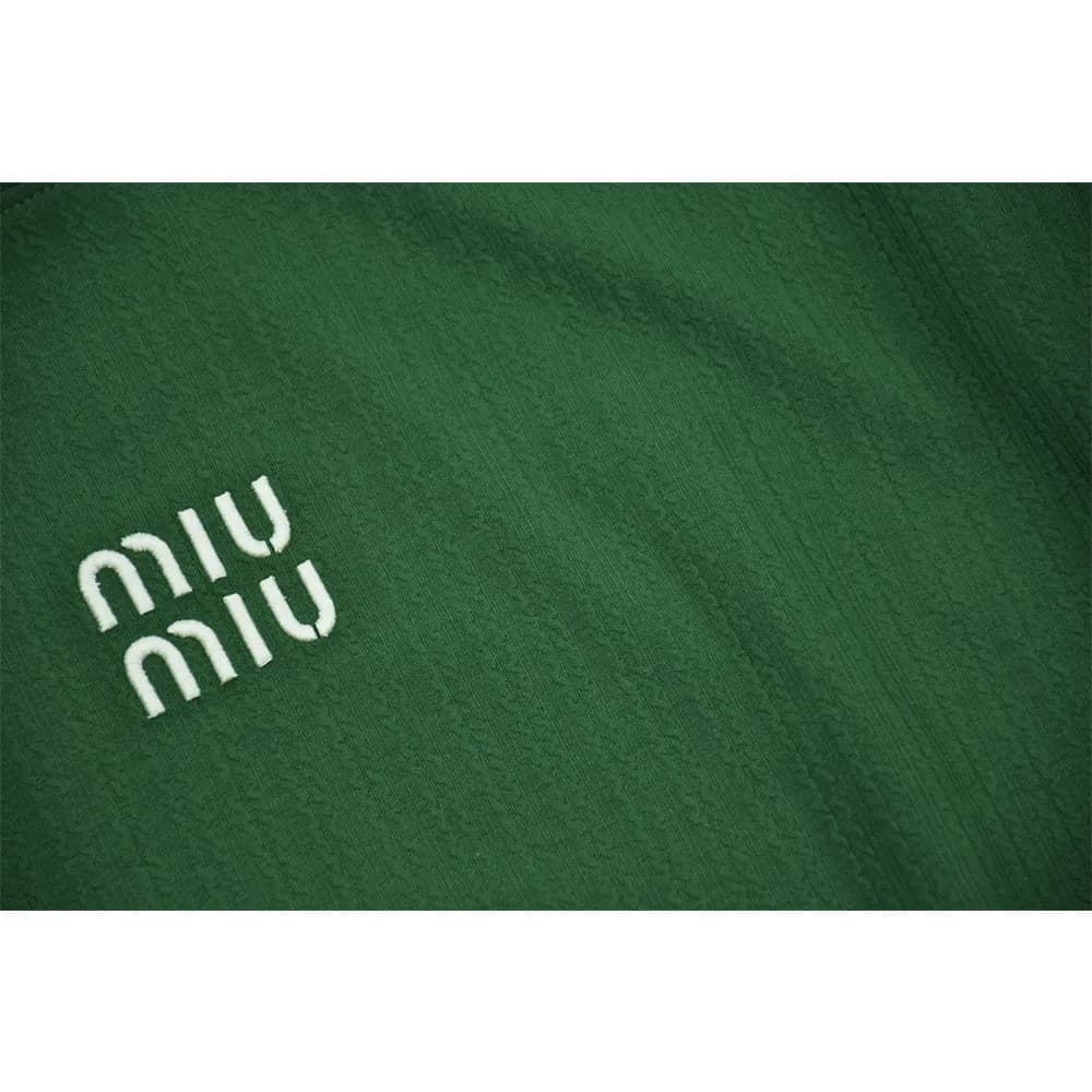 بلوز زنانه ژاکارد طرح تدی برجسته کد 10757 — تصویر ۵
