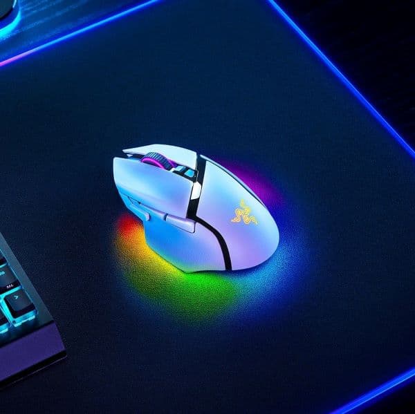 موس RAZER BASILISK V3 PRO 35K White Edition — تصویر ۳