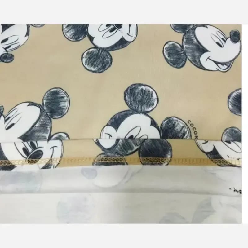 ست بلوز و شلوار راحتی بچگانه طرح میکی موس جنس نخ و پنبه مناسب دختر و پسر سایز 3 تا 8 سال — تصویر ۷