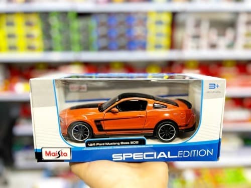 ماشین بازی مایستو مدل Ford Mustang Boss 302 — تصویر ۶