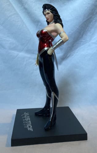 فیگور زن شگفت انگیز Wonder Woman — تصویر ۵