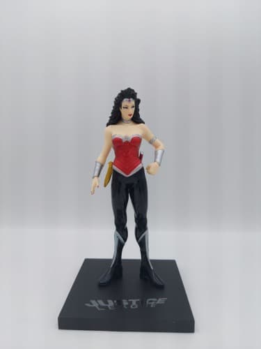 فیگور زن شگفت انگیز Wonder Woman — تصویر ۲