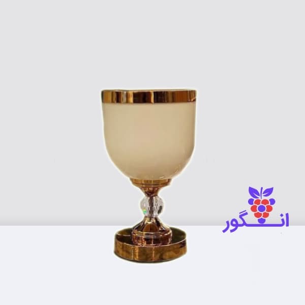 گلدان فلزی پایه دار کرمی با لبه طلایی