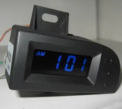ساعت دیجیتال با LCD آبی سمند EF7 ایساکو