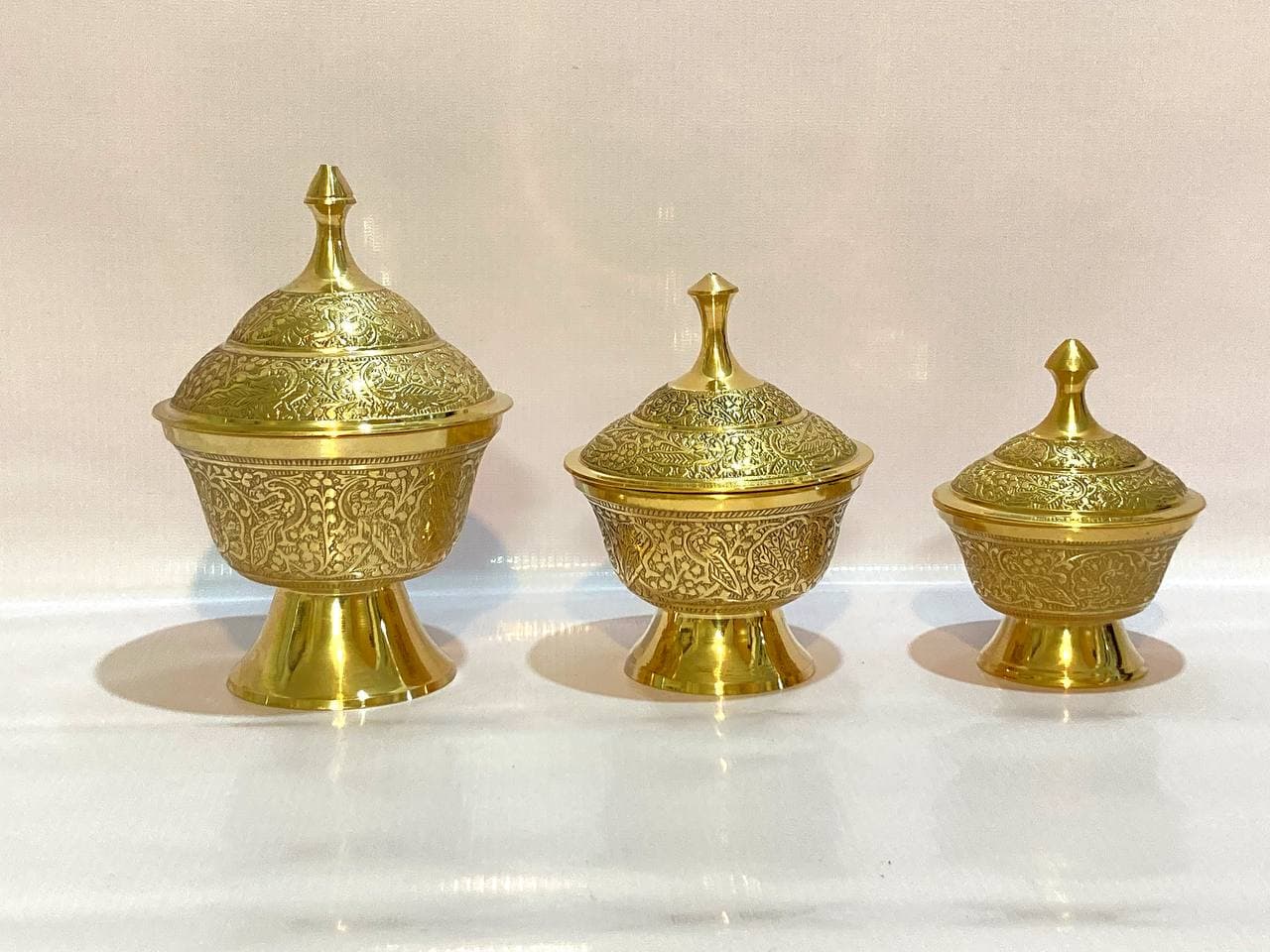 قندان برنجی هندی طرح طاووس متوسط — تصویر ۲