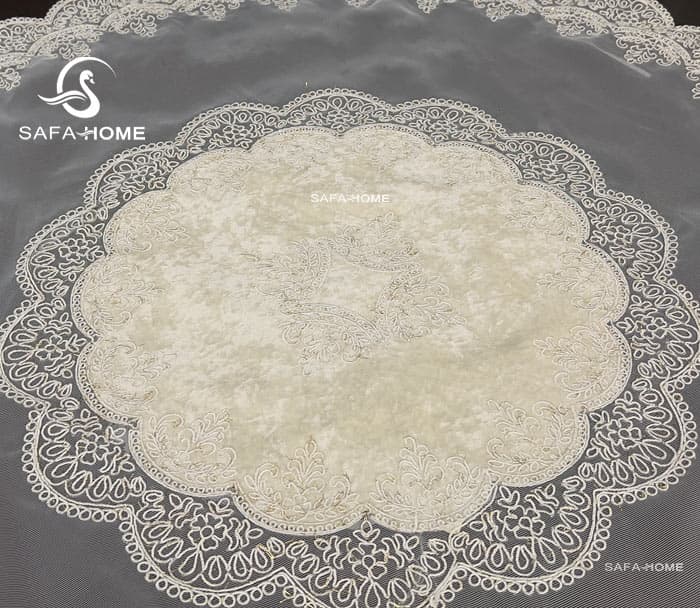رومیزی فانتزی گرد طرح گل قطر 95 سانتی متر — تصویر ۳