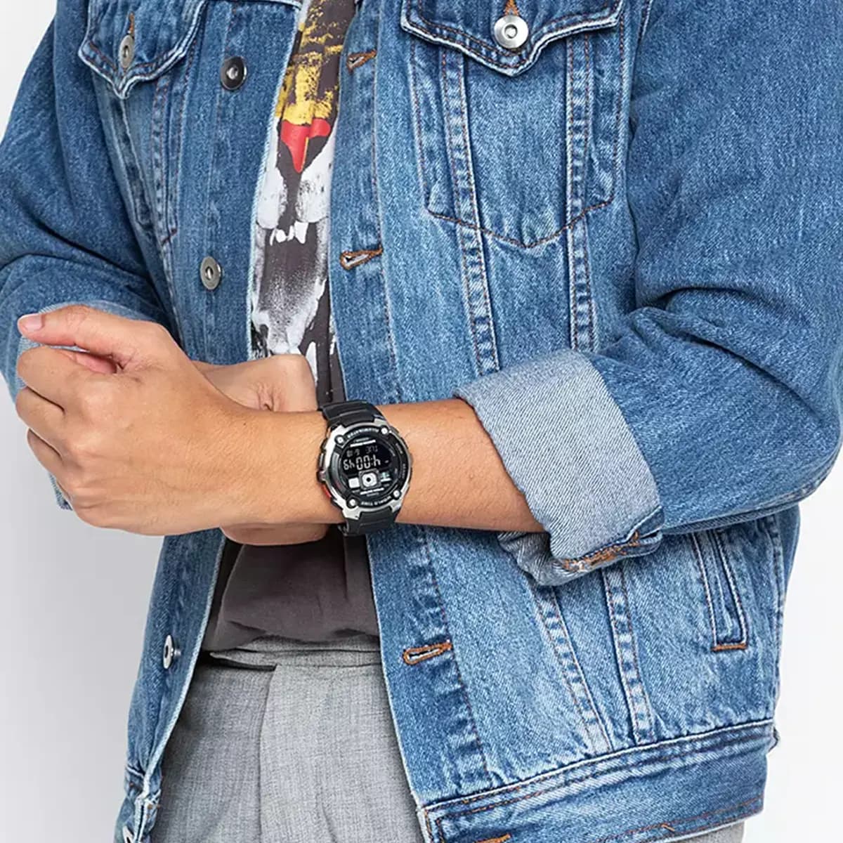 ساعت مچی مردانه کاسیو مدل Casio AE-2000W-1B — تصویر ۴