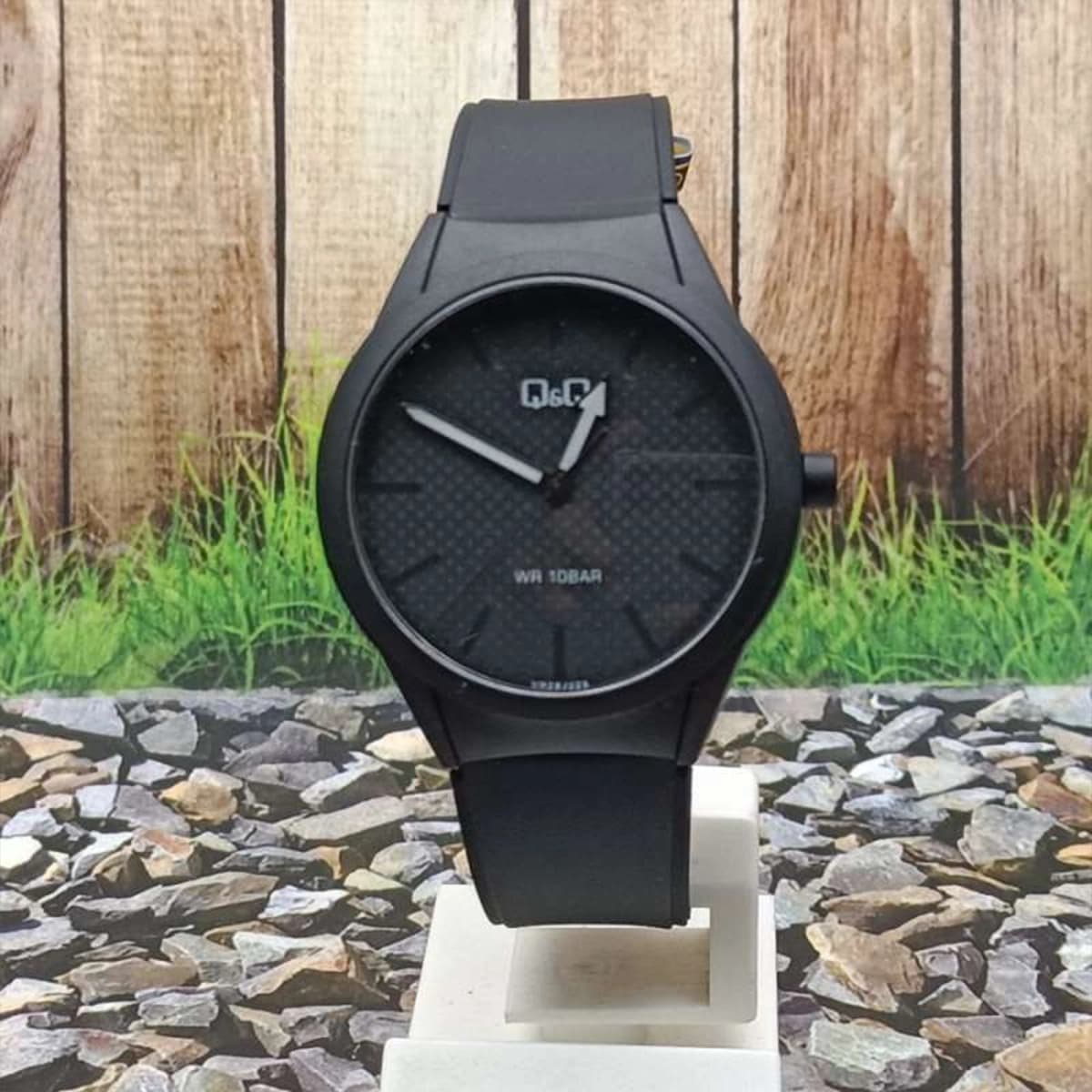 ساعت مچی اسپرت کیو اند کیو مدل Q&Q VR28J025Y — تصویر ۳