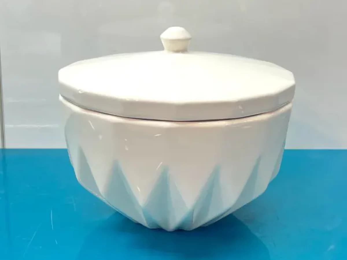 شکلات خوری سرامیکی درب دار