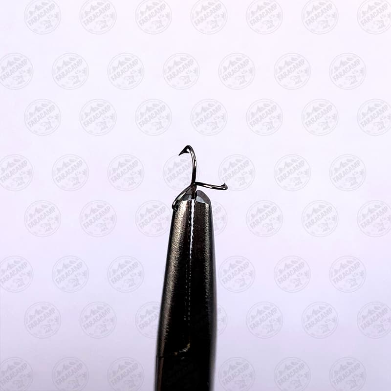 قلاب موستاد سه شاخ سرکج برنز سایز ۱۵ بسته ۵ عددی MUSTAD Treble Limerick HOOKS 36171 — تصویر ۵