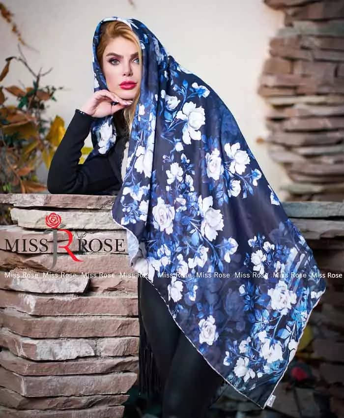 روسری طرح Crimson rose