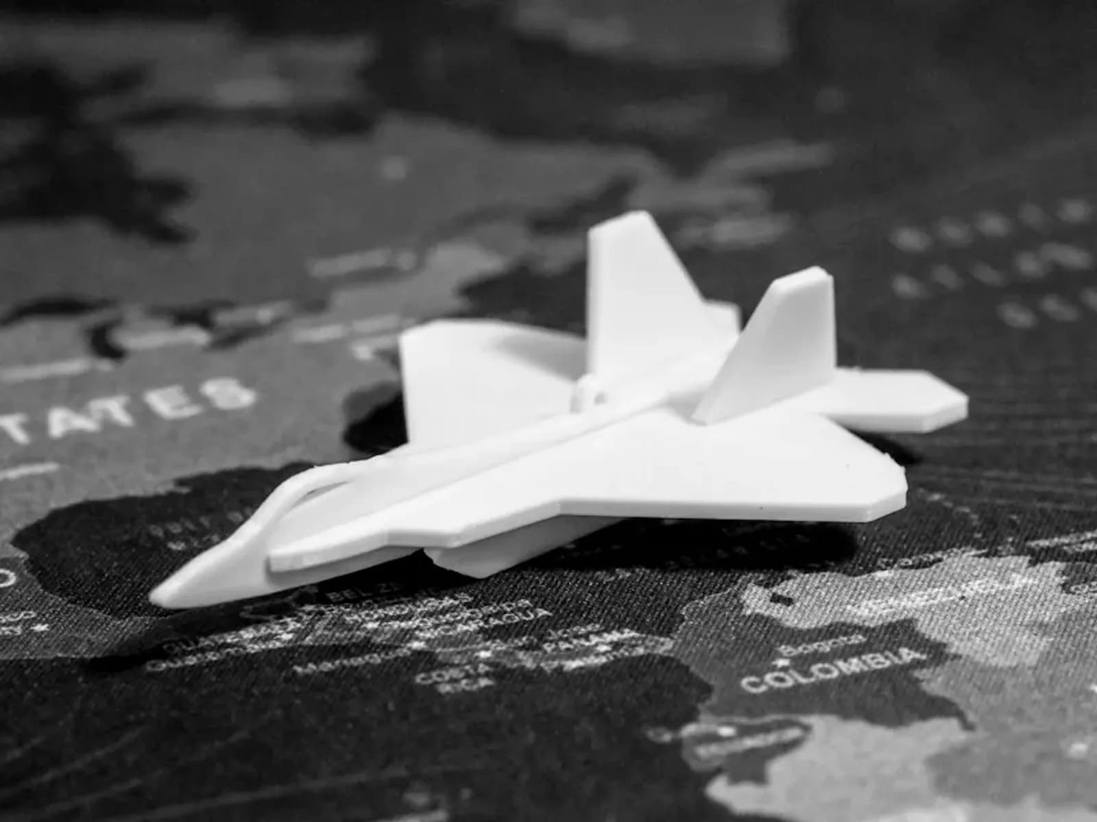 ماکت هواپیما مدل کارتی F22 Raptor