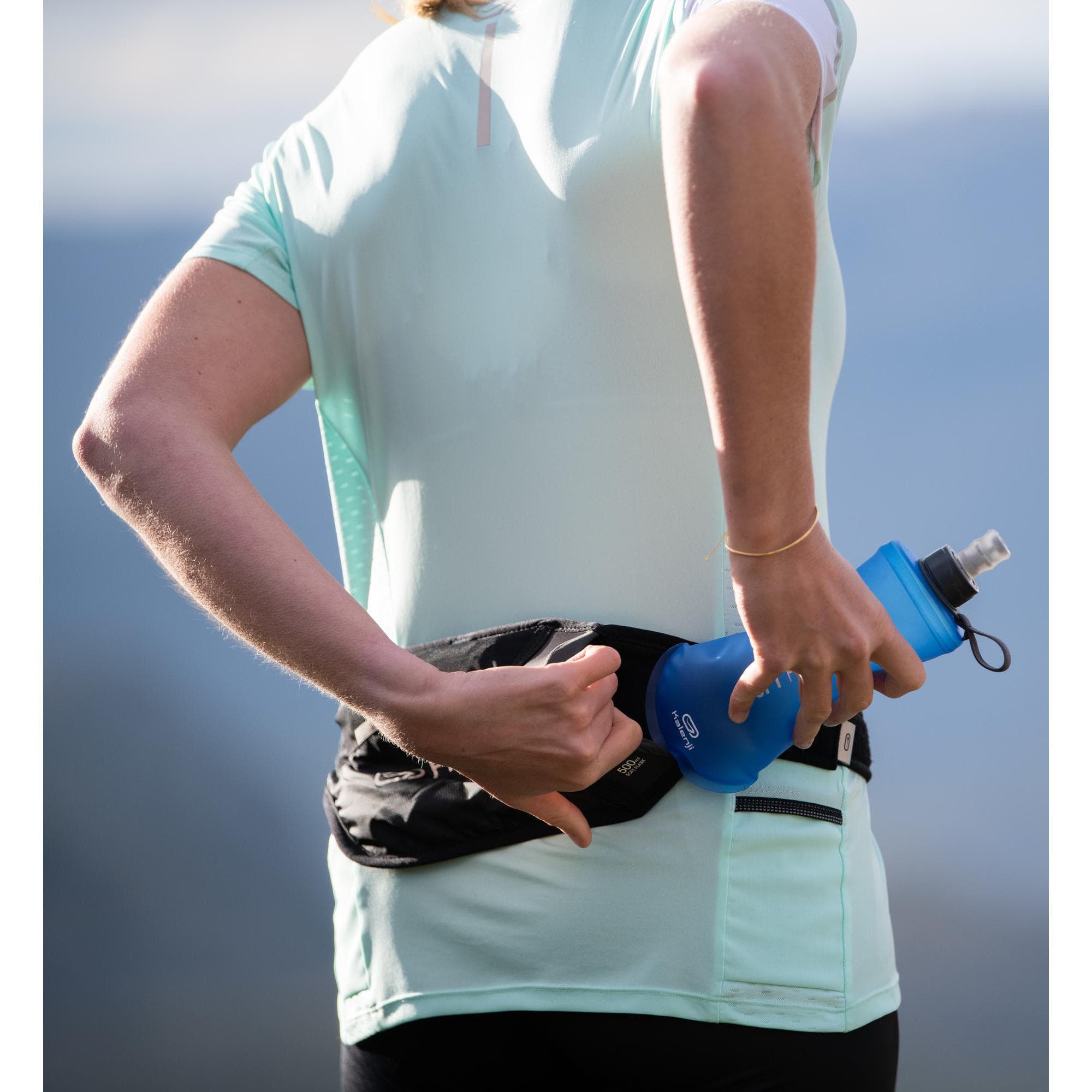 قمقمه انعطاف پذیر کالنجی – دکتلون Kalenji Cross Country Flask – 500 ml – Blue — تصویر ۲