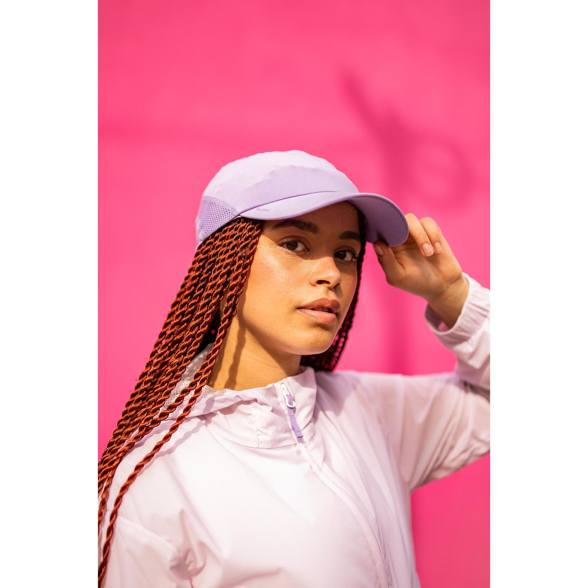 کلاه کالنجی دکتلون Kalenji Adult Adjustable Running Cap – Purple — تصویر ۳