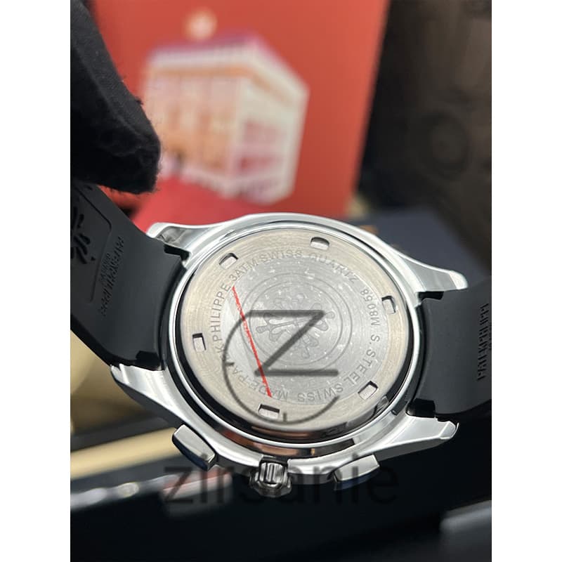 ساعت مچی مردانه پتک فیلیپ آکوانات سیلور مشکی صفحه طوسی Patek Philippe Aquanaut Silver Black Gray Screen — تصویر ۵