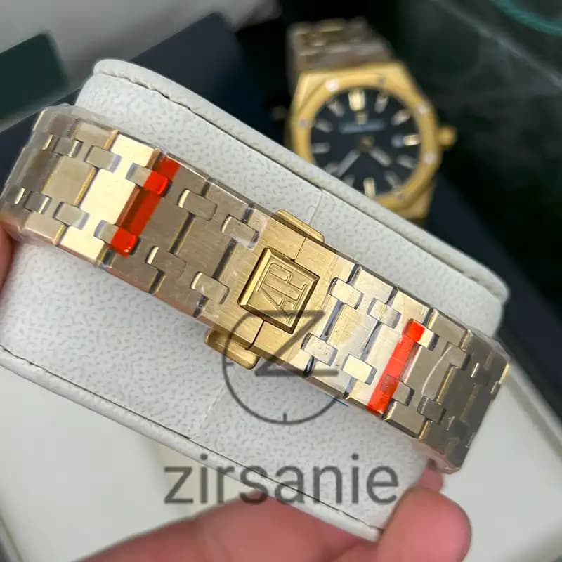 ساعت مچی اودمار پیگه طلایی صفحه مشکی (تک و ست) Audemars Piguet Royal Oak Watch Golden Black Screen — تصویر ۶
