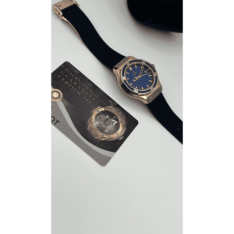 ساعت مچی زنانه هابلوت رزگلد صفحه سرمه‌ای تمام نگین Hublot Diamonds Rose Gold Navy Screen Full Jewel — تصویر ۵