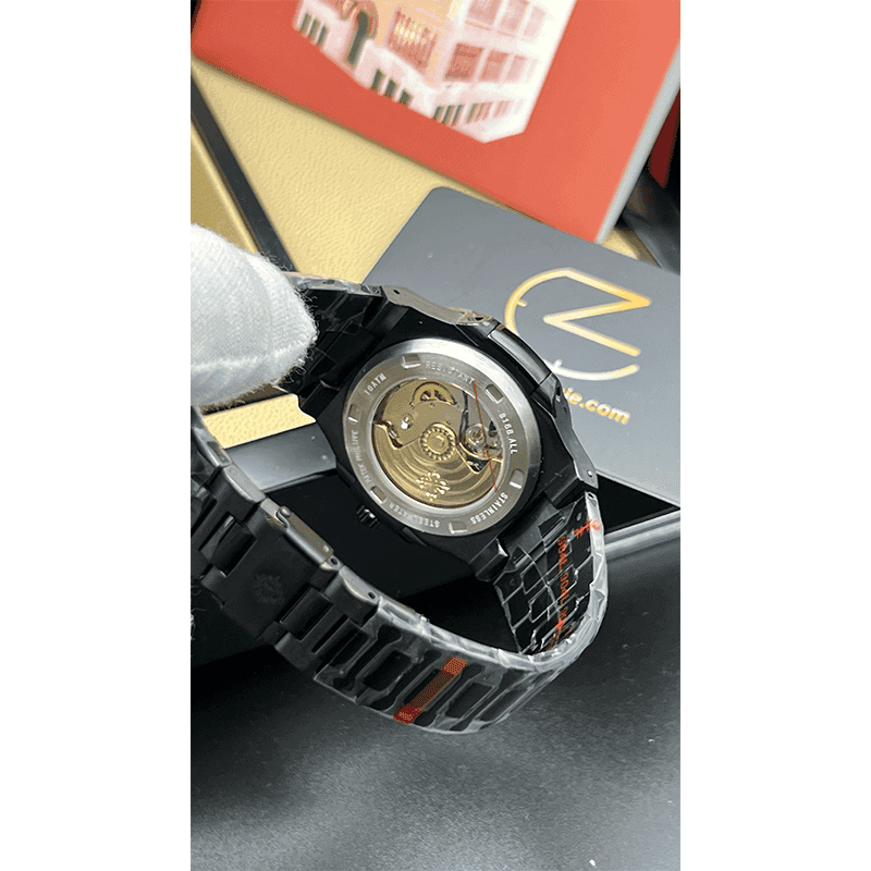 ساعت مچی مردانه پتک فیلیپ ناتیلوس تمام مشکی Patek Philippe Nautilus Full Black — تصویر ۶