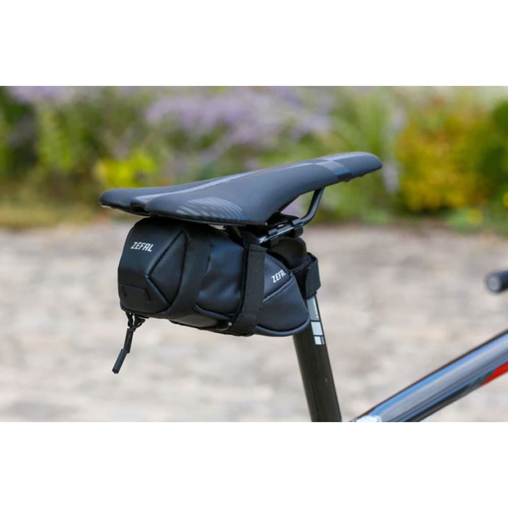 کیف دوچرخه زفال IRON PACK 2 DS – 0.5L — تصویر ۲