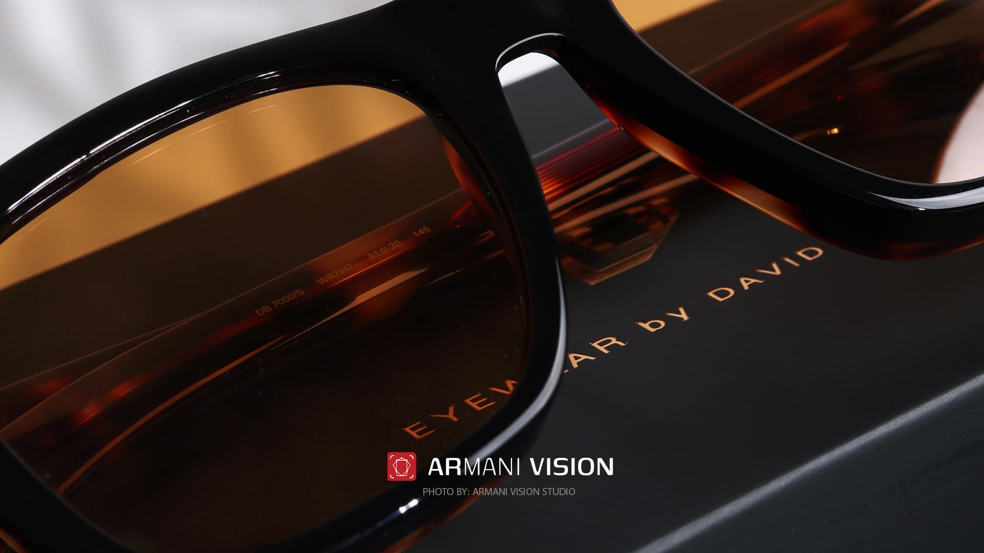 عینک دیوید بکهام DAVID BECKHAM – DB7000S – WR7W7 — تصویر ۸