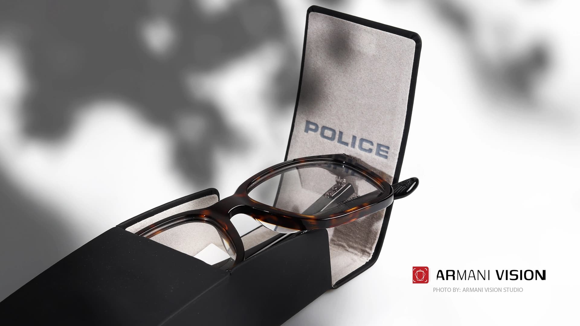 عینک پلیس POLICE – ORIGINS HERO3 – VPLF03N – 722 — تصویر ۶