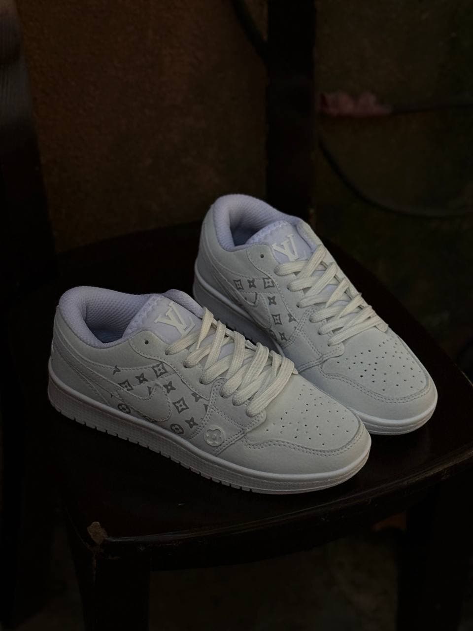 کتونی جردن LV low