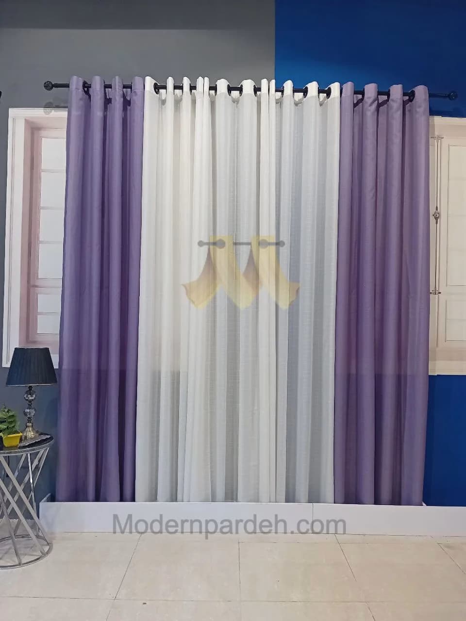 پرده آماده پانچی حریربافتدار سفید و بنفش (عرض 2.5 تا 3 متر)