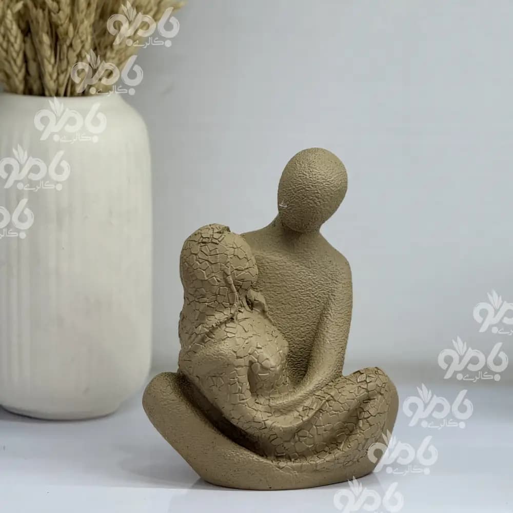 مجسمه رزین آغوش لیلی و مجنون تکی