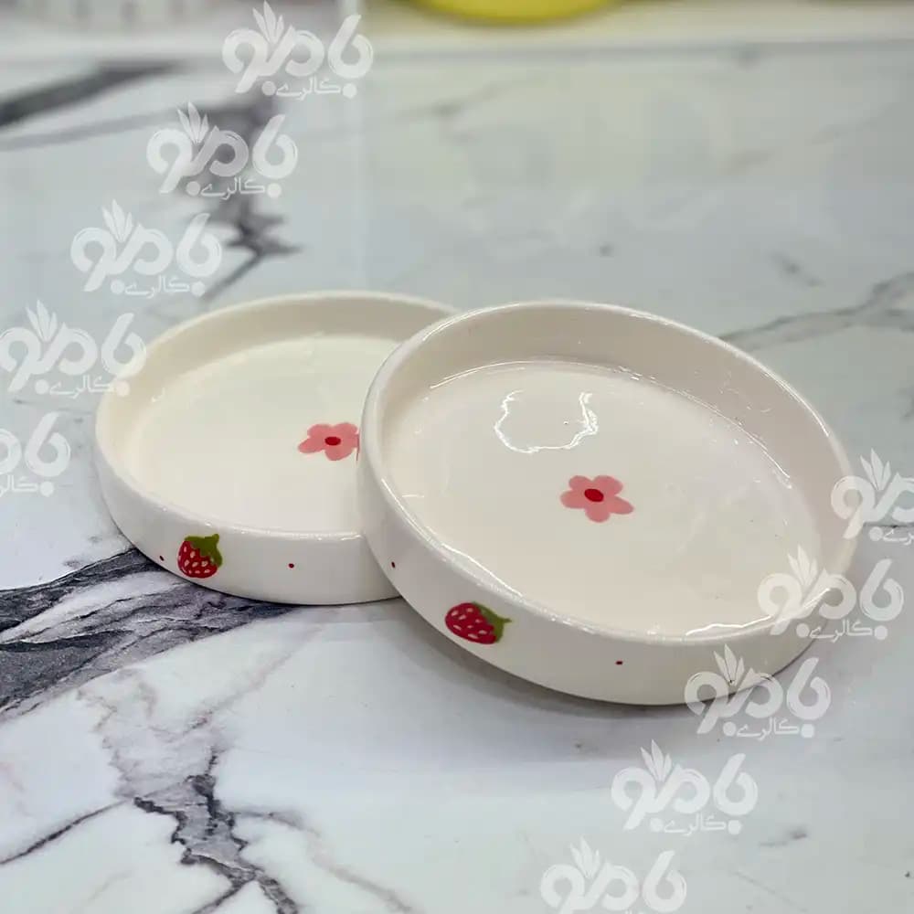 نعلبکی و زیر لیوانی سرامیکی لبه دار گل توت فرنگی