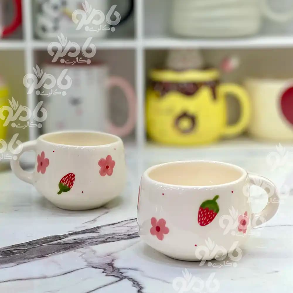 فنجان گل توت فرنگی مخروطی تکست