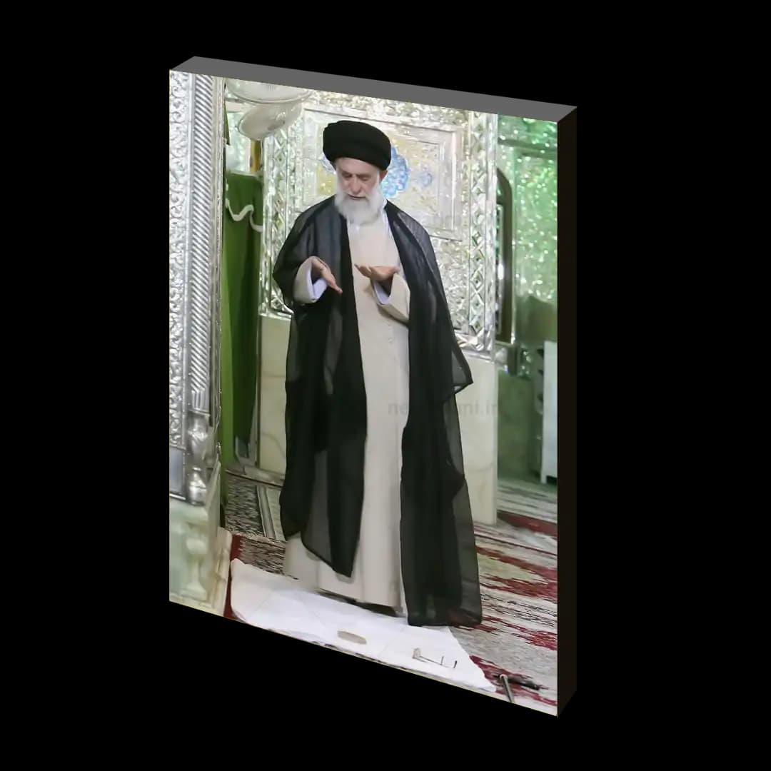 تابلو شاسی نماز خواندن رهبر شهید مدل 2V54