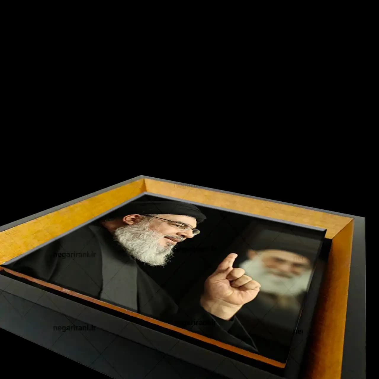 تابلو کاشی شهید سید حسن نصرالله و رهبری مدل 2Z42 — تصویر ۳