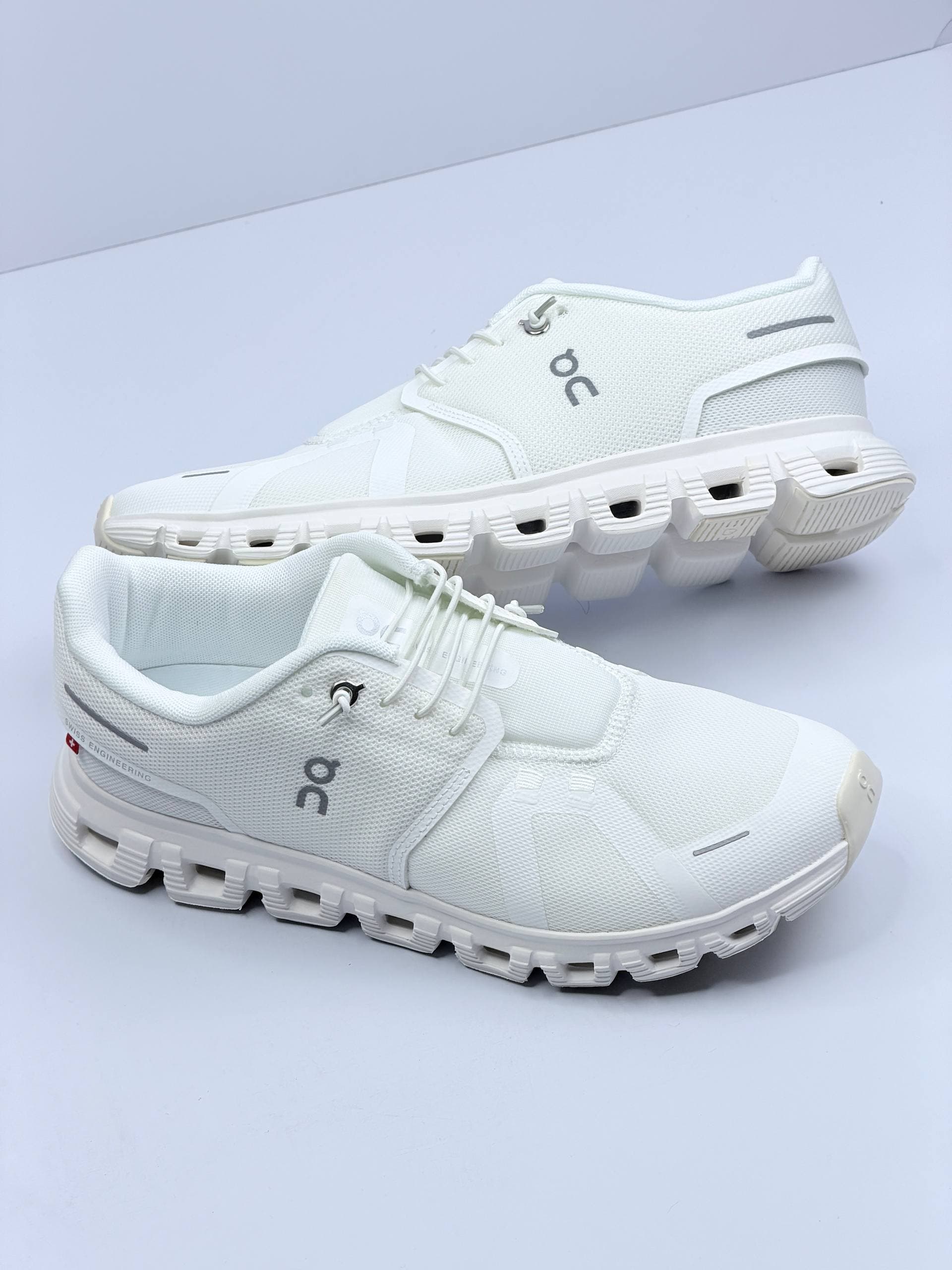 کتونی آن رانینگ کلود 6 سفید | On Running Cloud 6 White — تصویر ۳