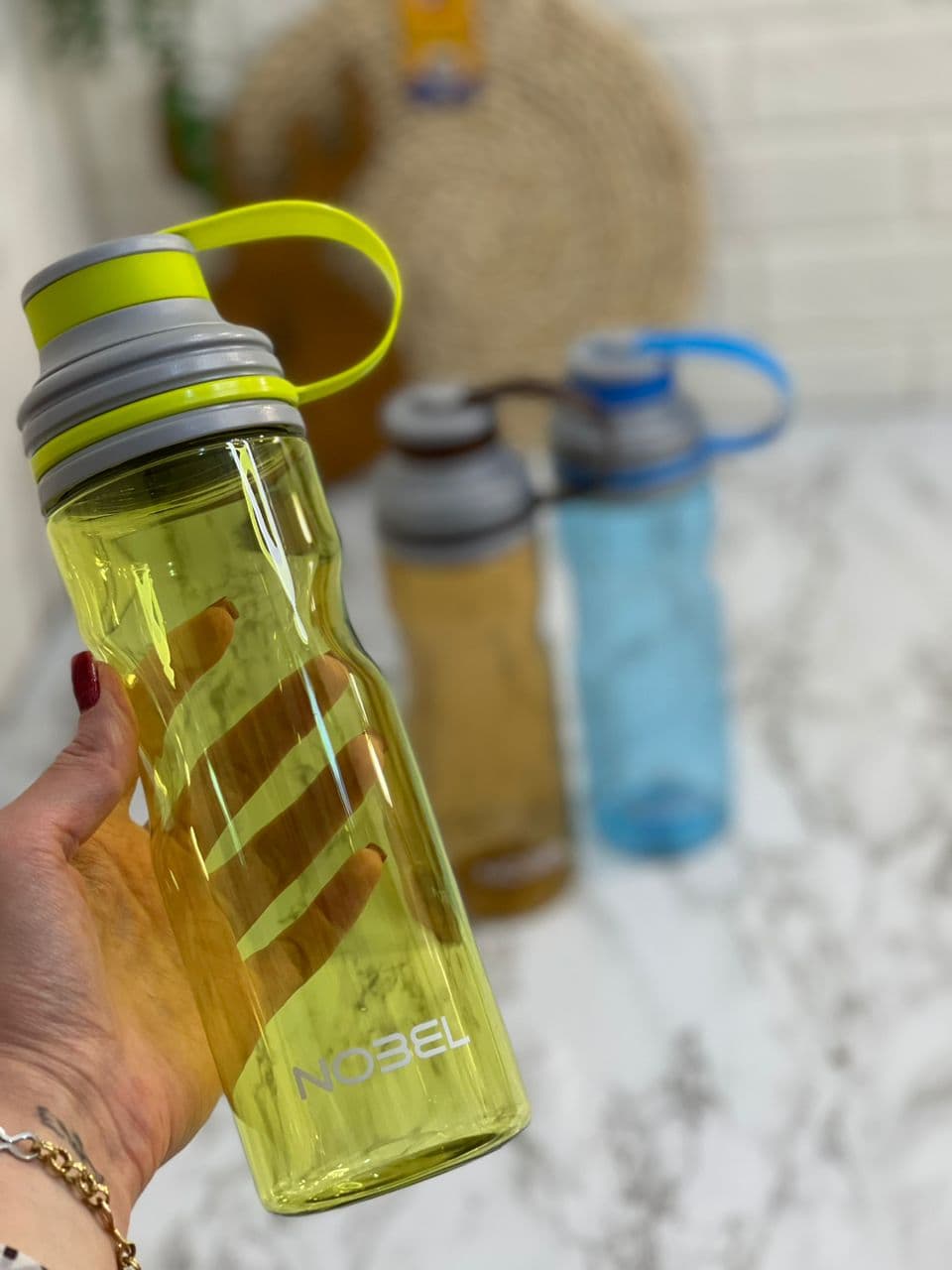قمقمه شفاف سرپیچی 700ML NOBEL 01 — تصویر ۲